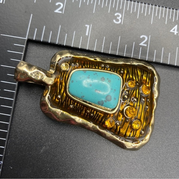 Chunky Goldtone Faux Turquoise Magnetic Pendant - Picture 3 of 7